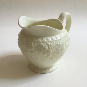 Vintage Wedgewood Wellesley of Etruria & Barlaston White Cream Creamer